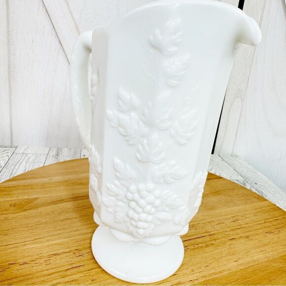 Westmoreland Vintage Grapes and Leave 9 Panel Milk Glass Pitcher White - Picture 5 of 11